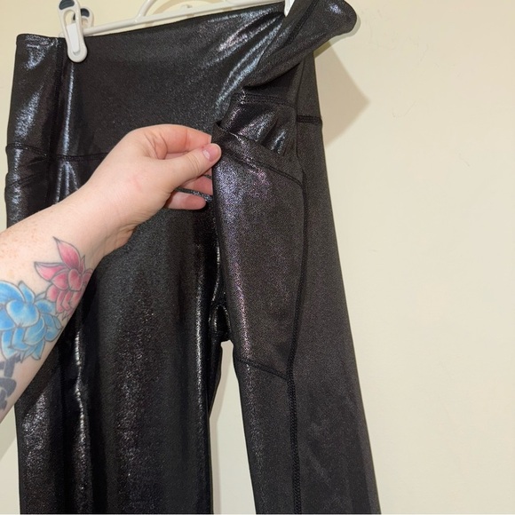 Women’s GapFit Sky High Rise Power Sine Black Shiney Leggings w Pockets Size XL - Picture 5 of 16